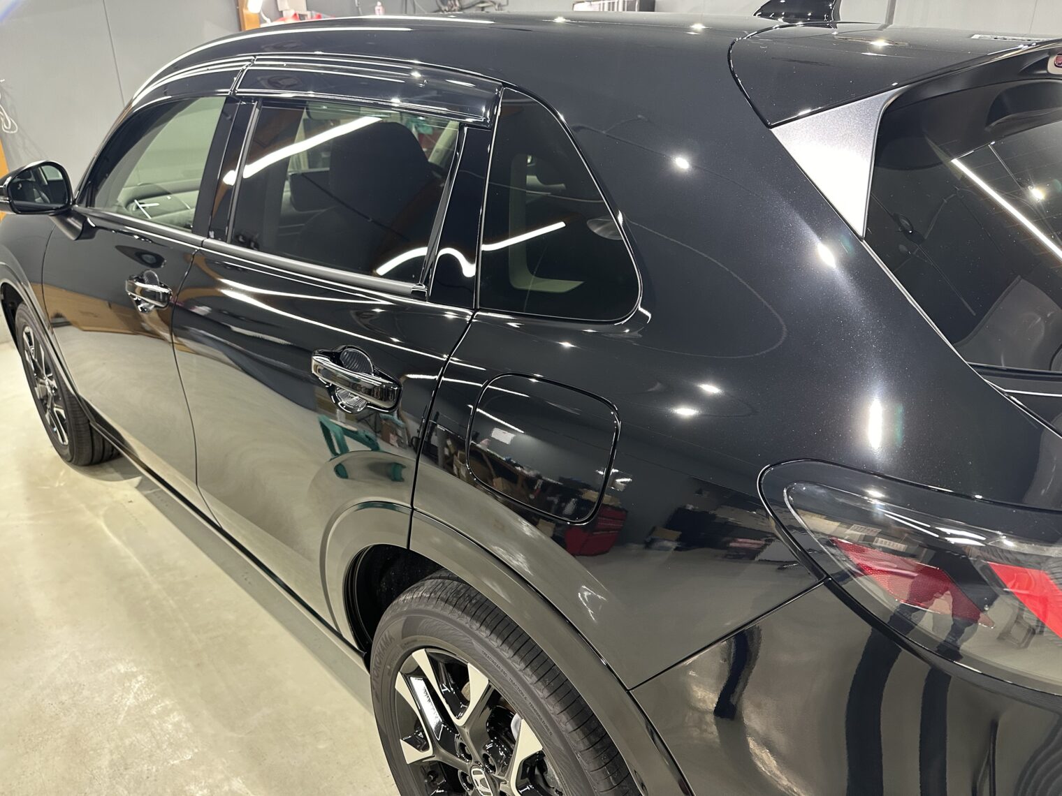 ホンダ・ZR-V鏡面磨き作業・セラミックコーティング施工事例　射水市Ｏ様