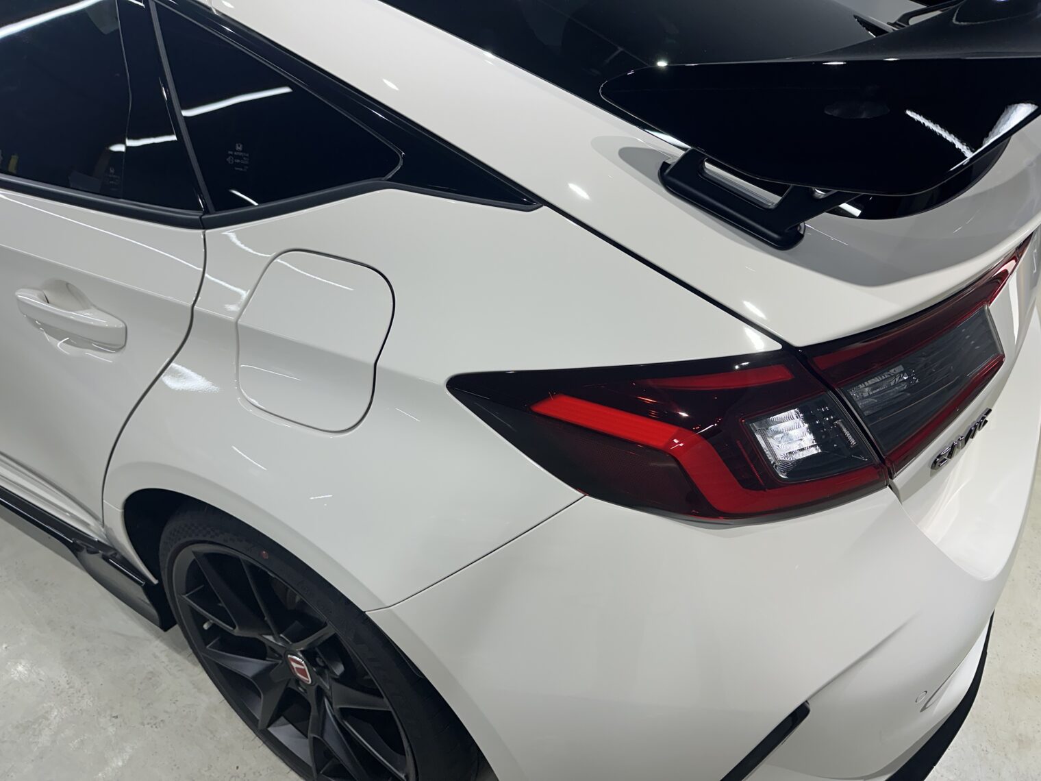 シビックTypeR鏡面磨き作業・セラミックコーティング施工事例　富山市Ｕ様