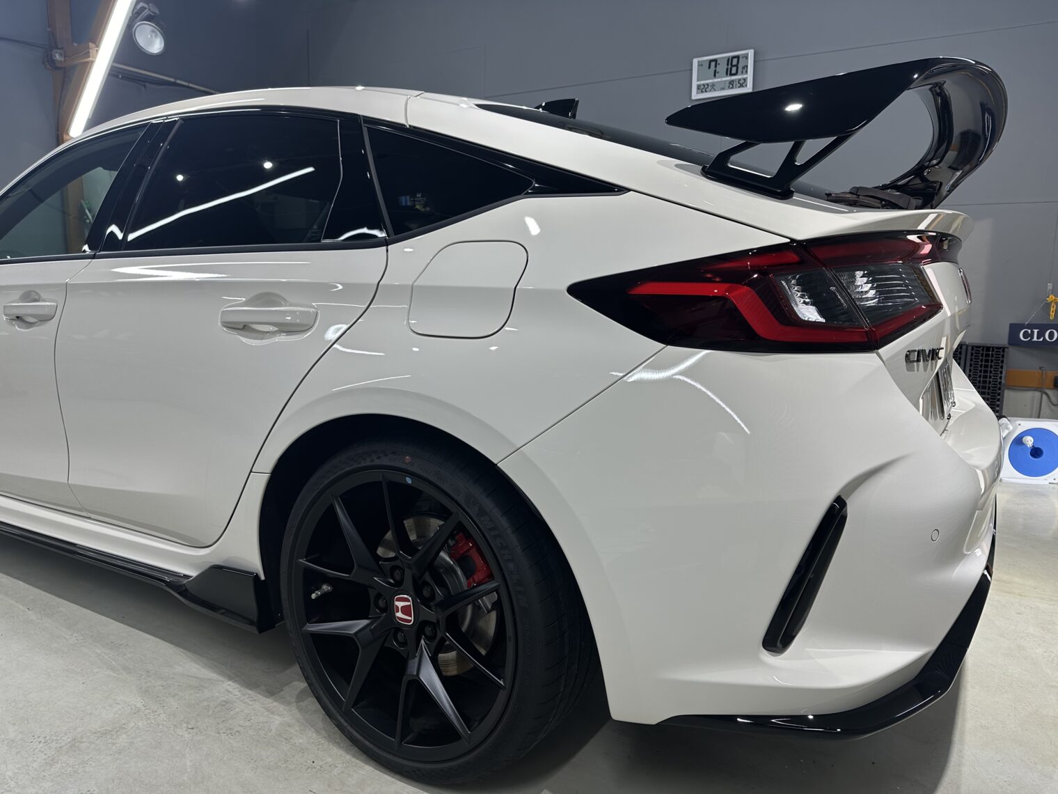 シビックTypeR鏡面磨き作業・セラミックコーティング施工事例　富山市Ｕ様