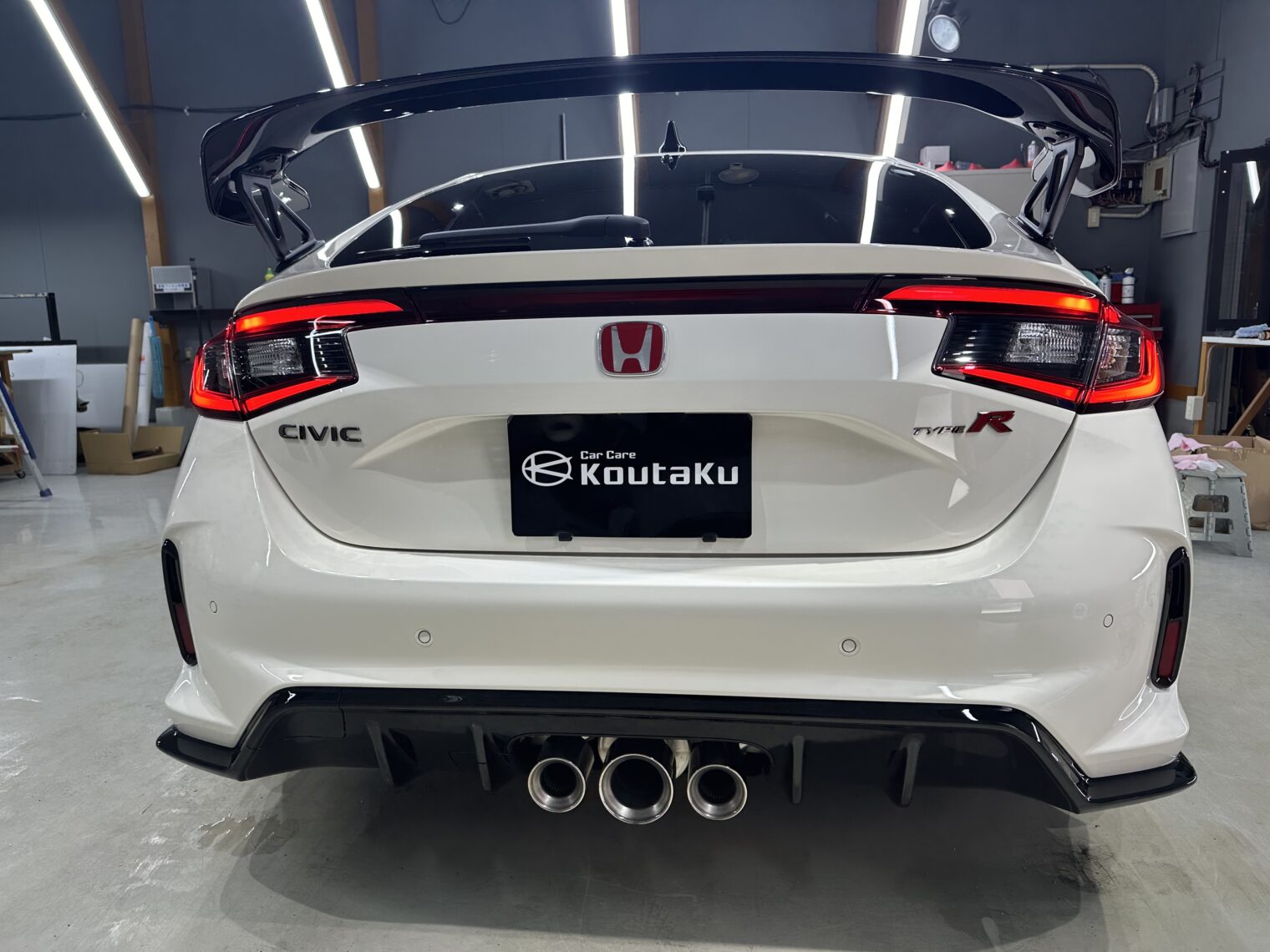 シビックTypeR鏡面磨き作業・セラミックコーティング施工事例　富山市Ｕ様