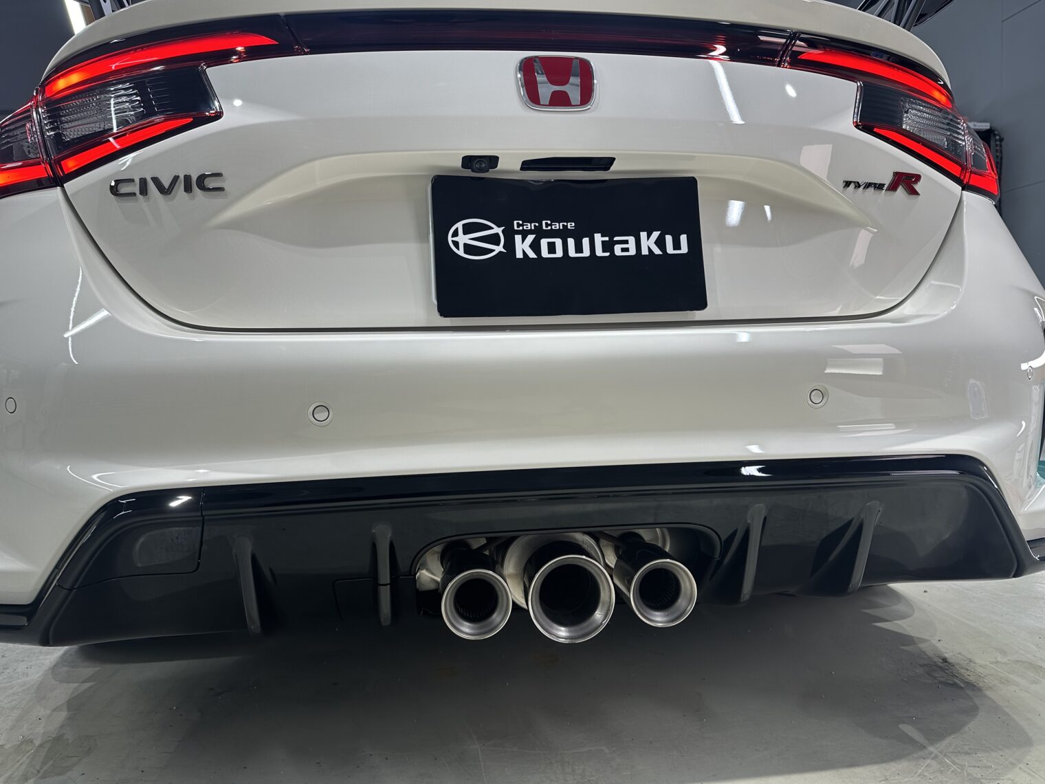 シビックTypeR鏡面磨き作業・セラミックコーティング施工事例　富山市Ｕ様