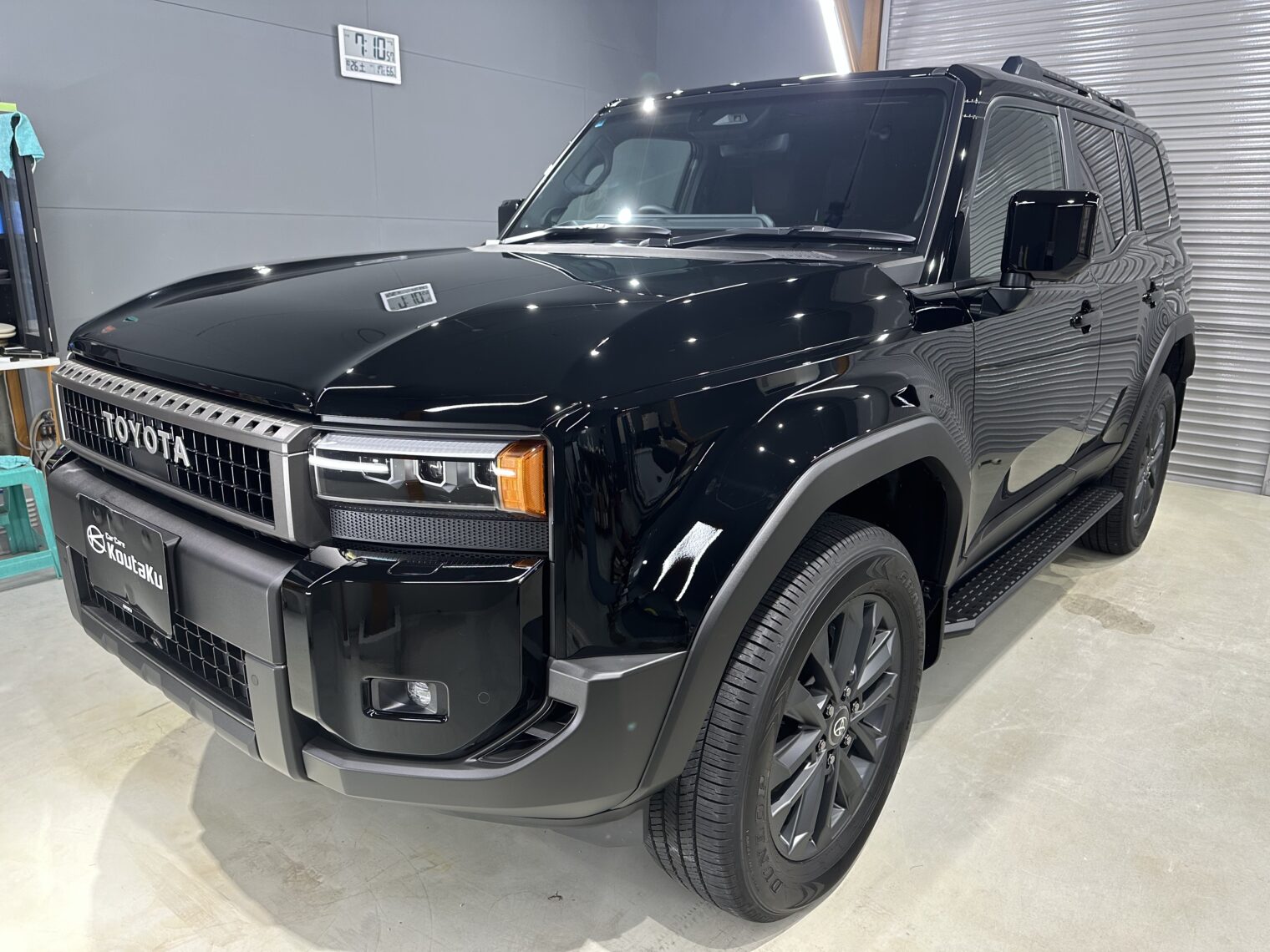 ランドクルーザー２５０鏡面磨き作業・セラミックコーティング施工事例　富山市Ｙ様