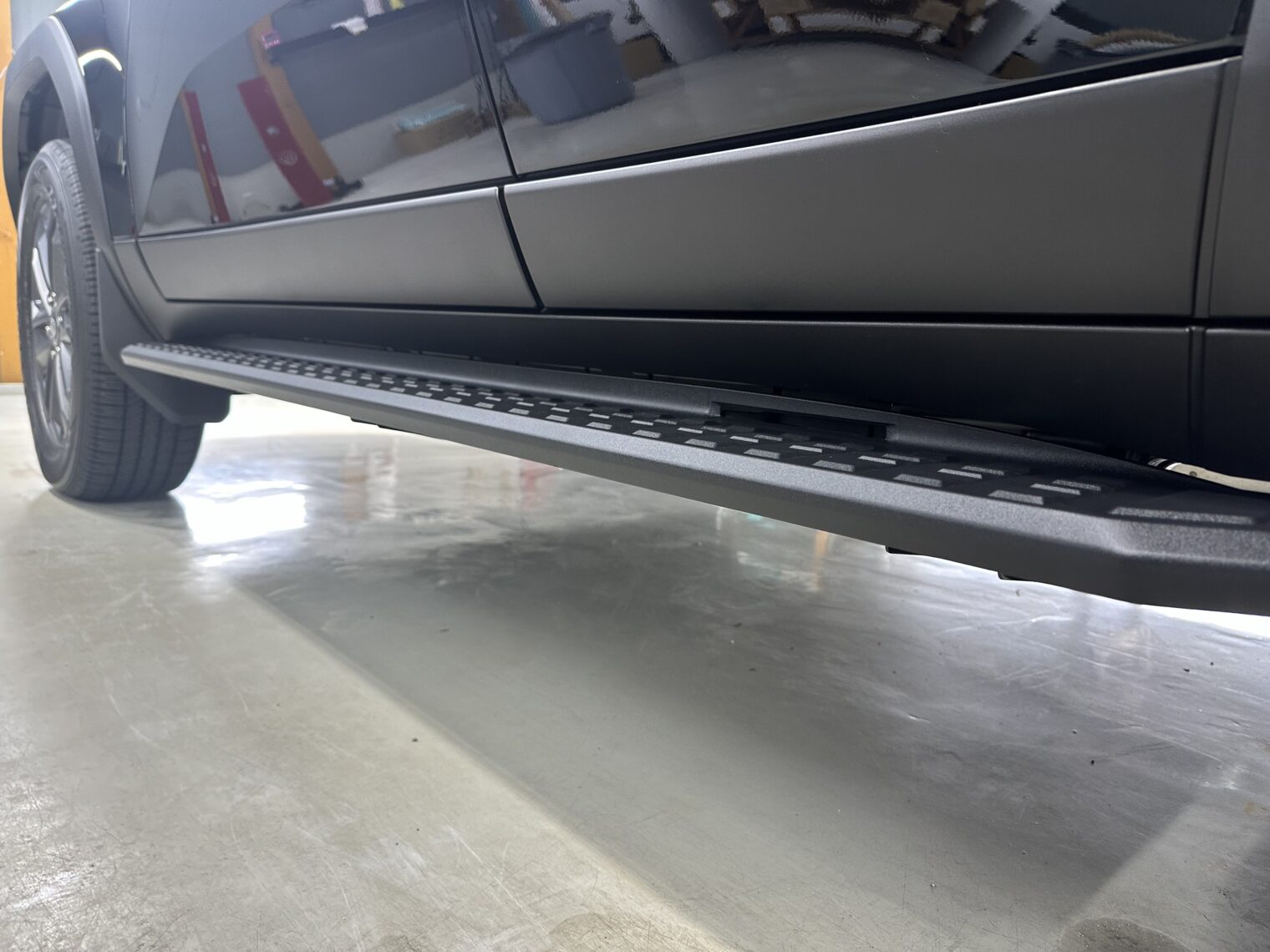 ランドクルーザー２５０鏡面磨き作業・セラミックコーティング施工事例　富山市Ｙ様