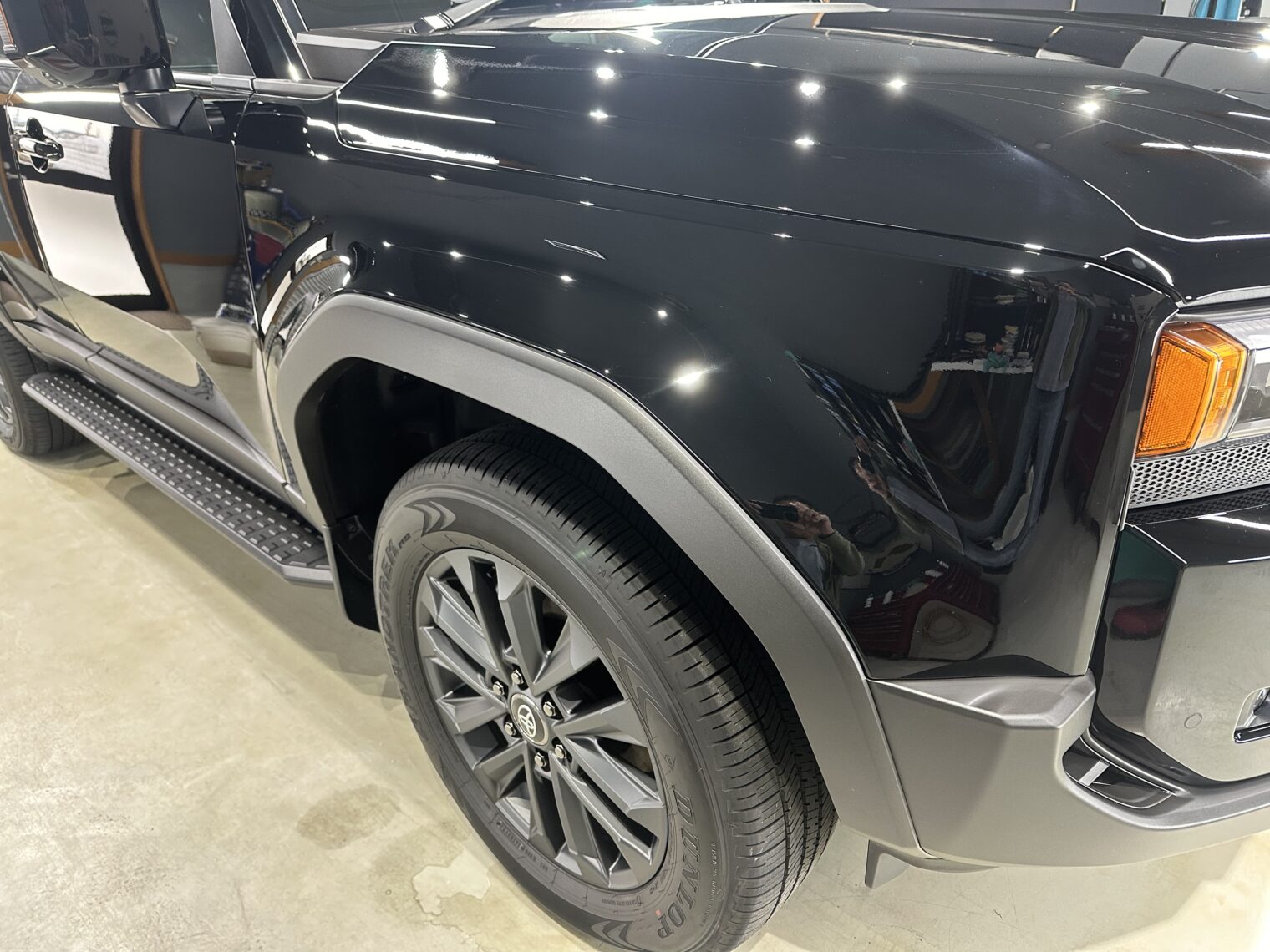 ランドクルーザー２５０鏡面磨き作業・セラミックコーティング施工事例　富山市Ｙ様