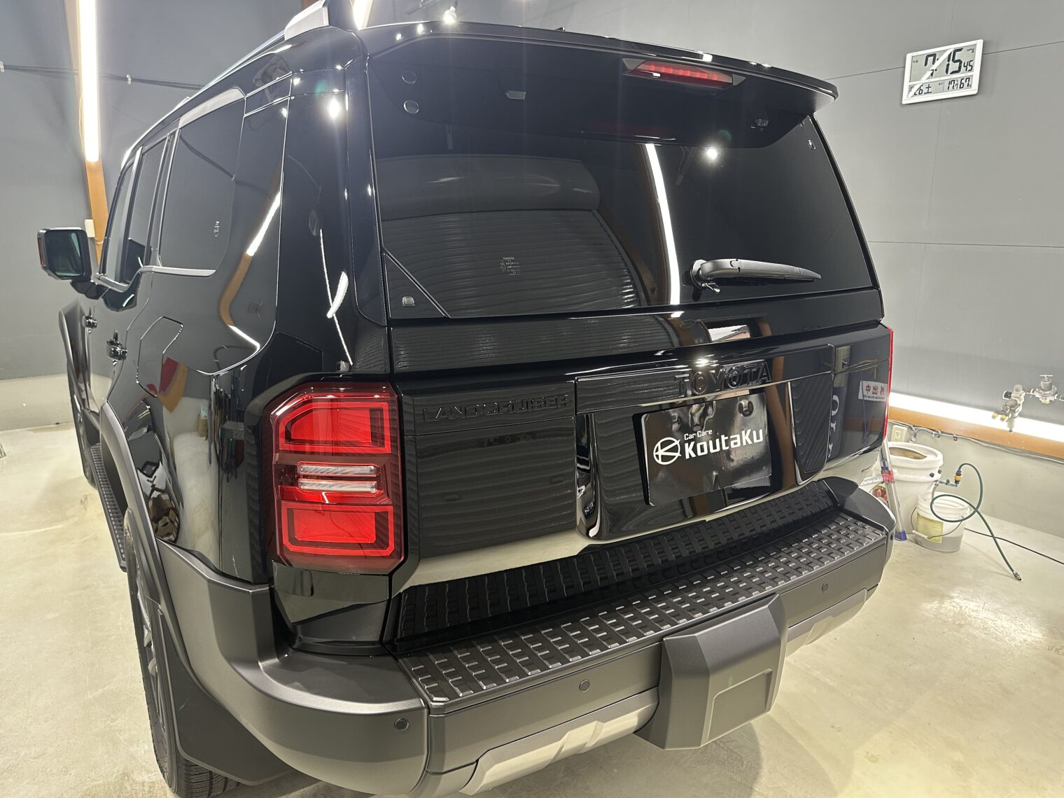 ランドクルーザー２５０鏡面磨き作業・セラミックコーティング施工事例　富山市Ｙ様