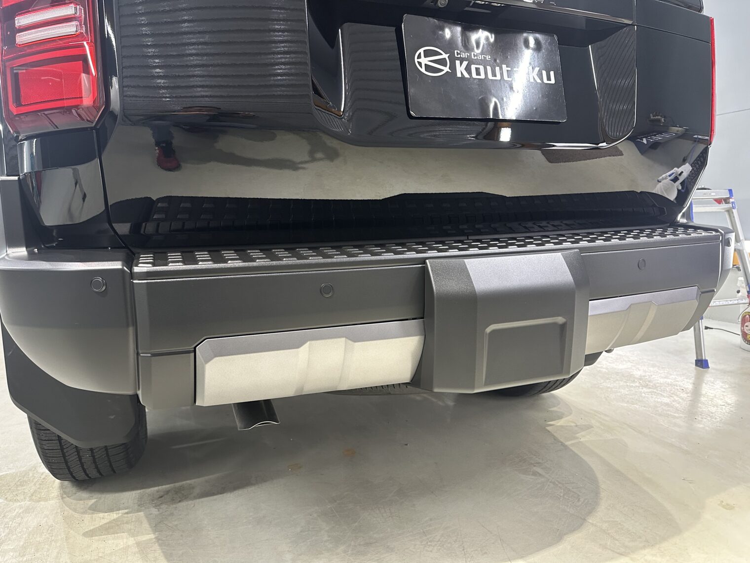 ランドクルーザー２５０鏡面磨き作業・セラミックコーティング施工事例　富山市Ｙ様