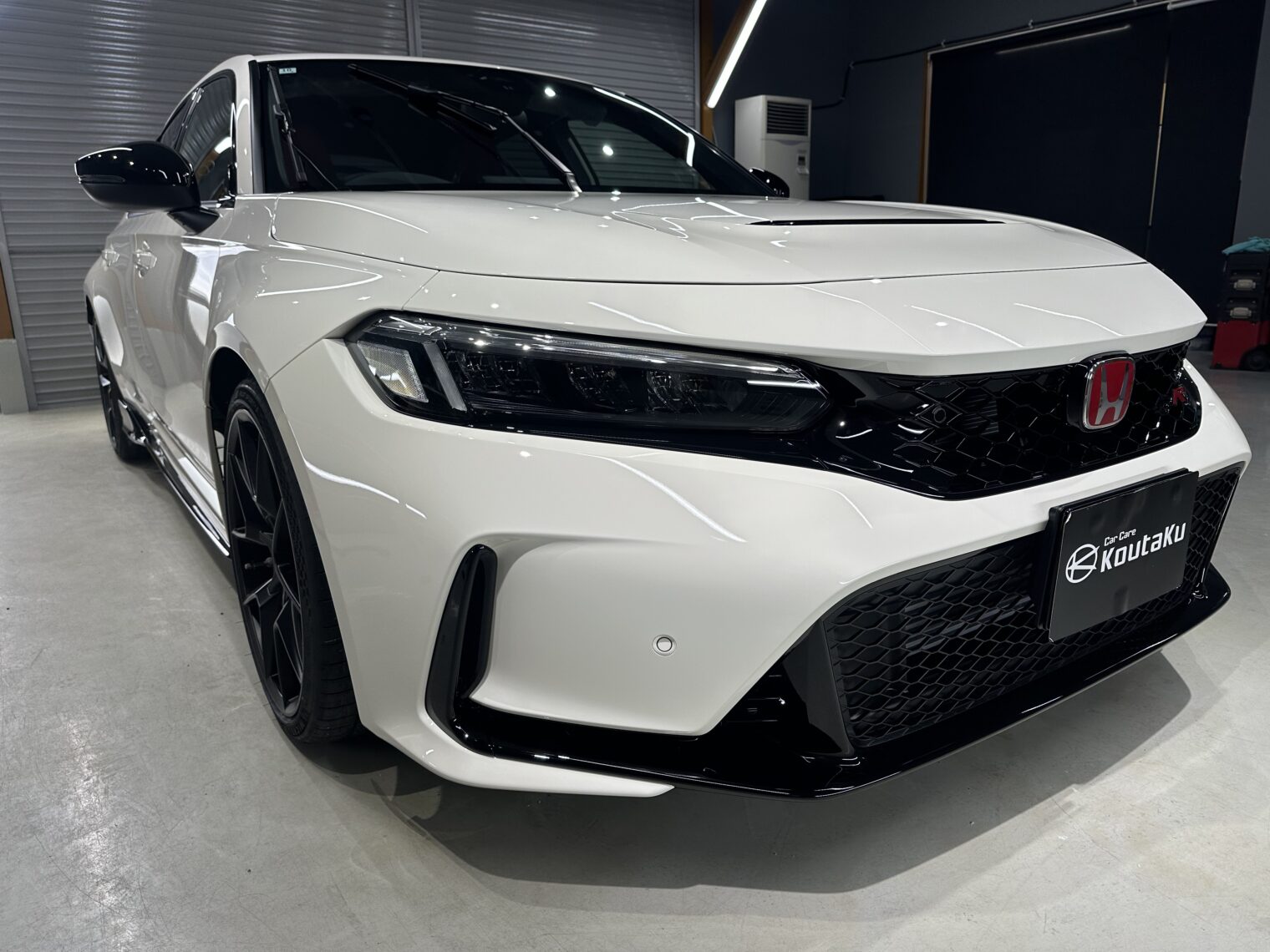 ホンダ・シビックタイプＲ鏡面磨き作業・セラミックコーティング施工事例　富山市Ｋ様