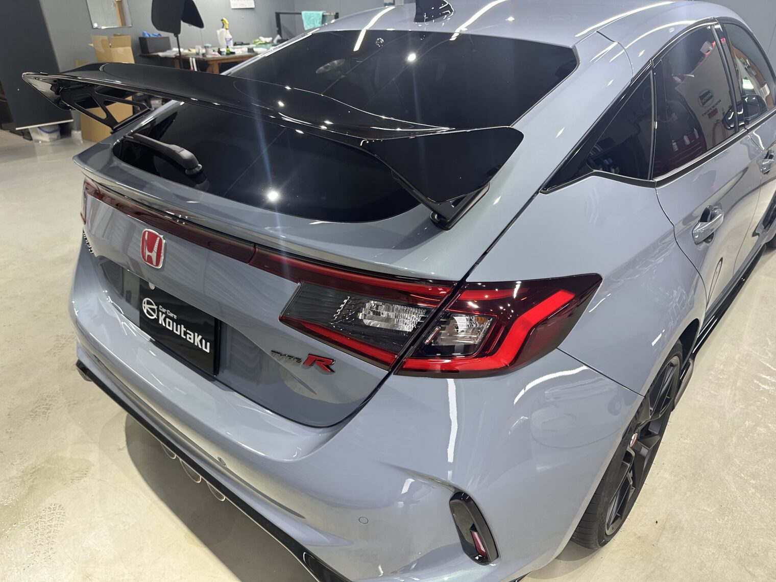 ホンダ・シビックタイプＲ鏡面磨き作業+セラミックコーティング施工事例　富山県高岡市H様