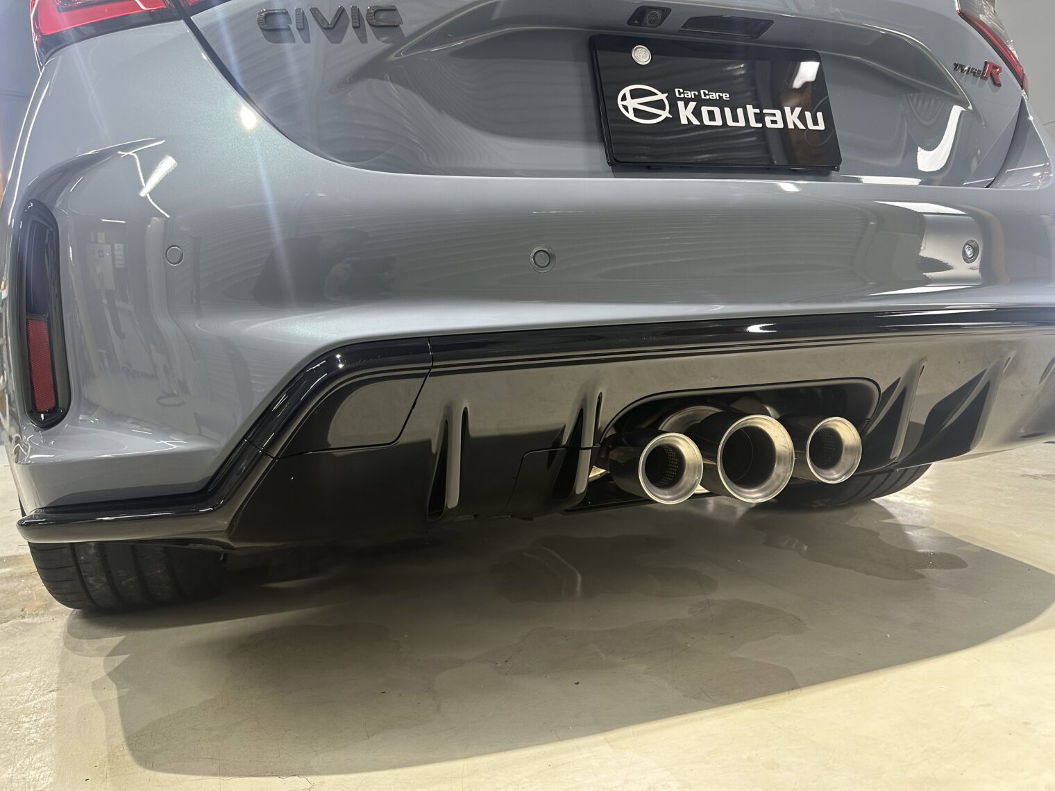 ホンダ・シビックタイプＲ鏡面磨き作業+セラミックコーティング施工事例　富山県高岡市H様