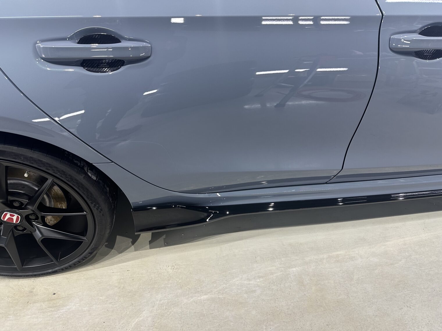 ホンダ・シビックタイプＲ鏡面磨き作業+セラミックコーティング施工事例　富山県高岡市H様