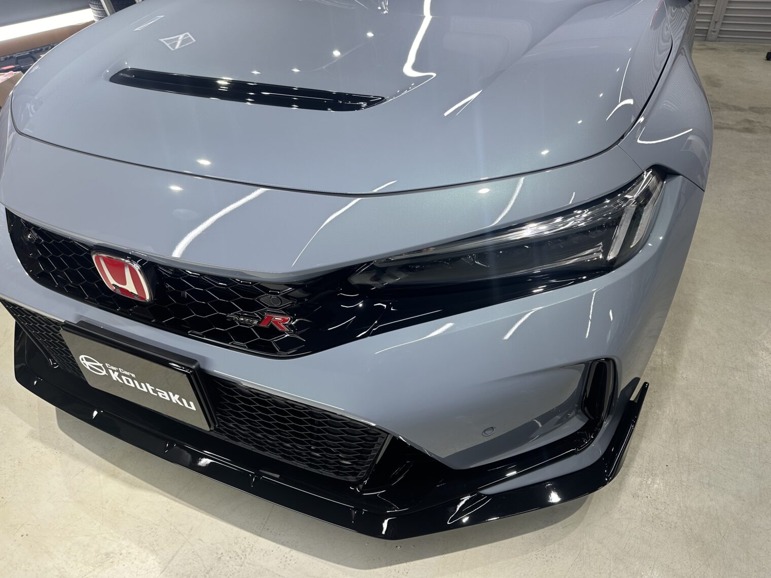 ホンダ・シビックタイプＲ鏡面磨き作業+セラミックコーティング施工事例　富山県高岡市H様