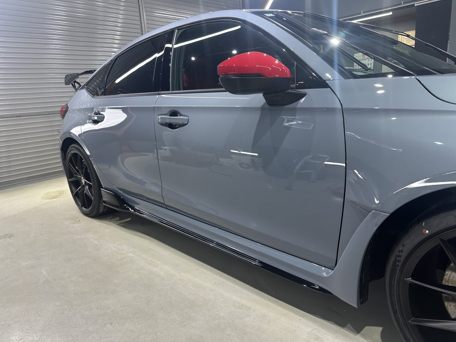 ホンダ・シビックタイプＲ鏡面磨き作業+セラミックコーティング施工事例　富山県高岡市H様