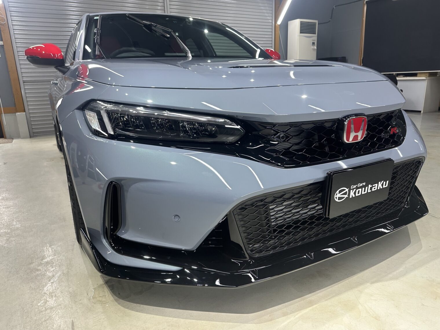 ホンダ・シビックタイプＲ鏡面磨き作業+セラミックコーティング施工事例　富山県高岡市H様