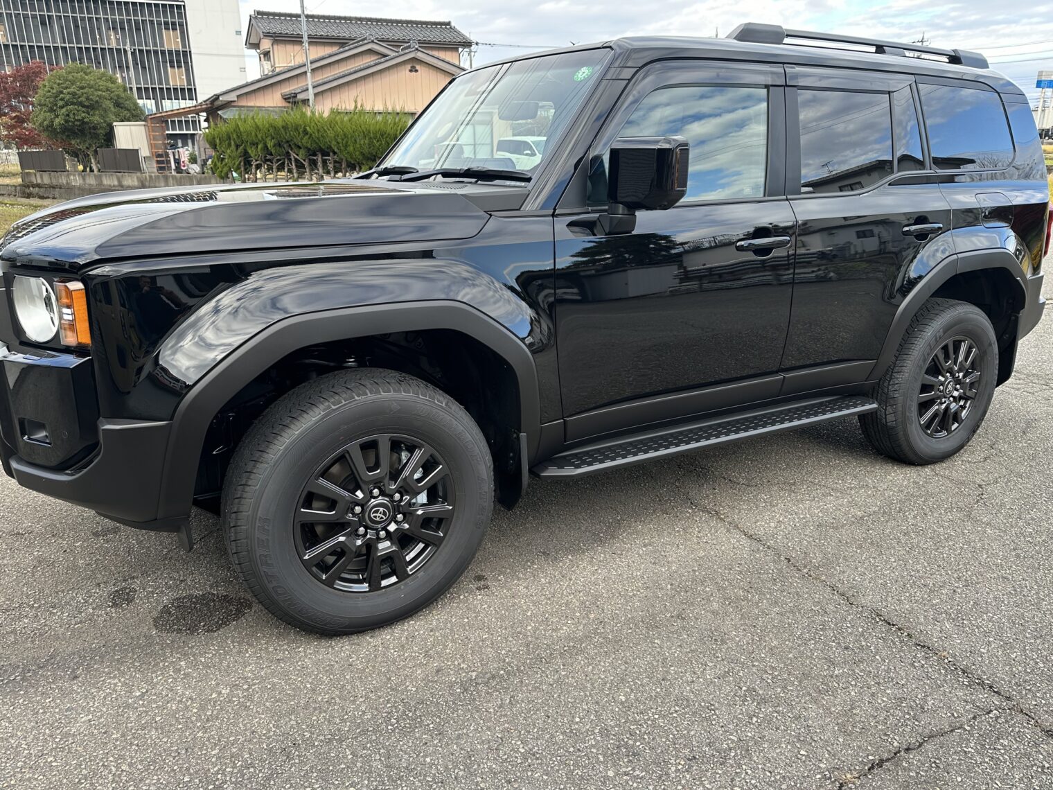 ランドクルーザー２５０鏡面磨き作業+セラミックコーティング施工事例　富山市Ｎ様