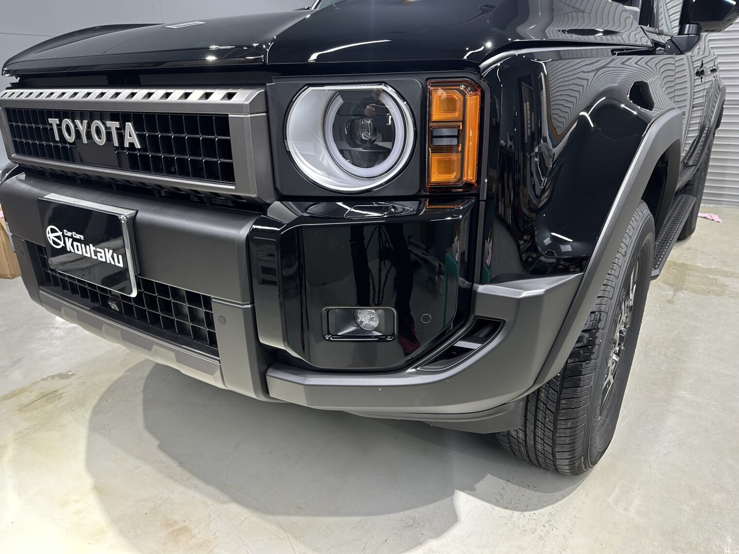 ランドクルーザー２５０鏡面磨き作業+セラミックコーティング施工事例　富山市Ｎ様