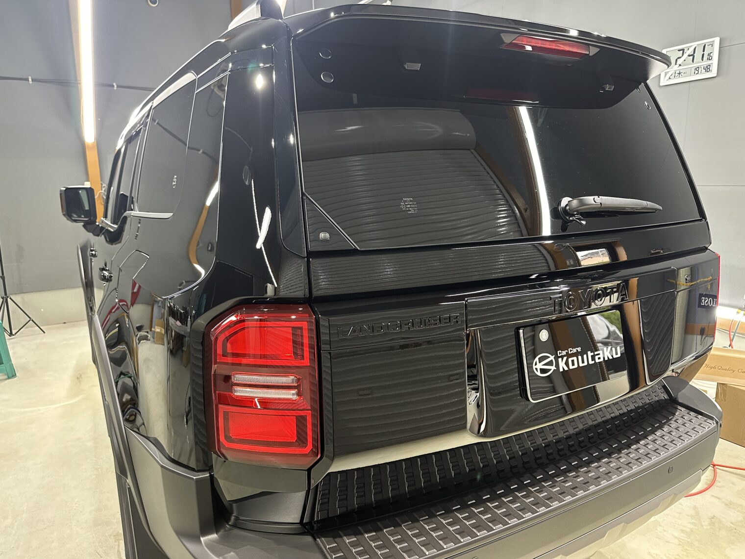 ランドクルーザー２５０鏡面磨き作業+セラミックコーティング施工事例　富山市Ｎ様