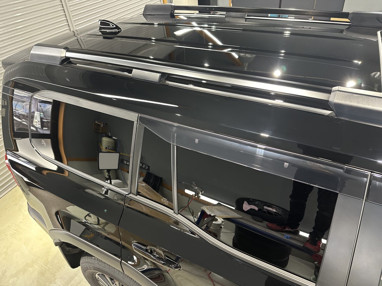 ランドクルーザー２５０鏡面磨き作業+セラミックコーティング施工事例　富山市Ｎ様